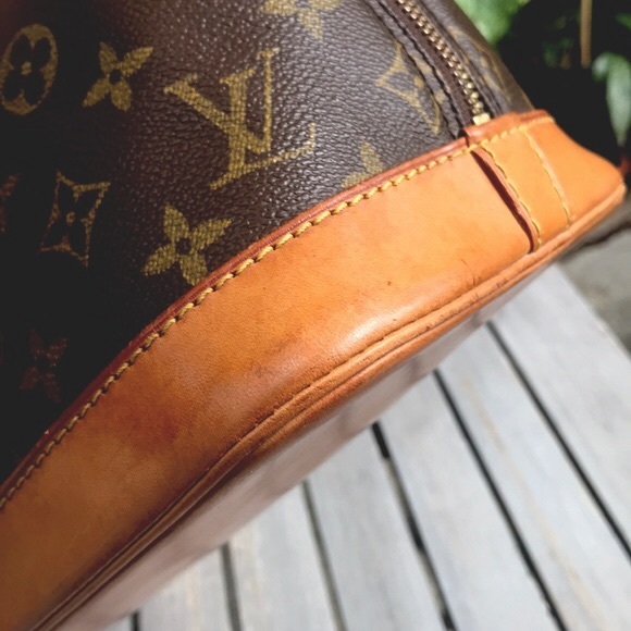 Louis Vuitton Alma in monogram canvas - Picture 4 of 15